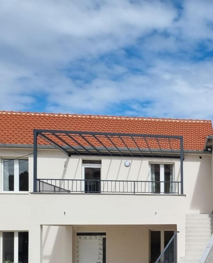 Apartmán Kate With Sea View, Balcony And Parking, Murter, Dalmatia