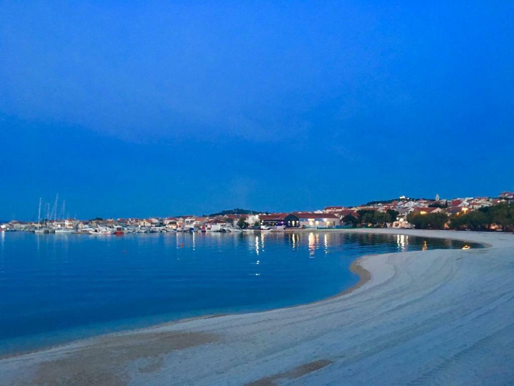 Kate With Sea View, Balcony And Parking, Murter, Dalmatia Murter