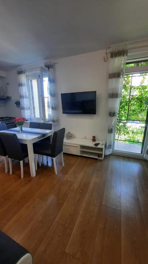 Beach Apartment Kate - Wake Up To The Sea, Terrace, Garden & Parking, Murter - Dalmatia Appartement Murter