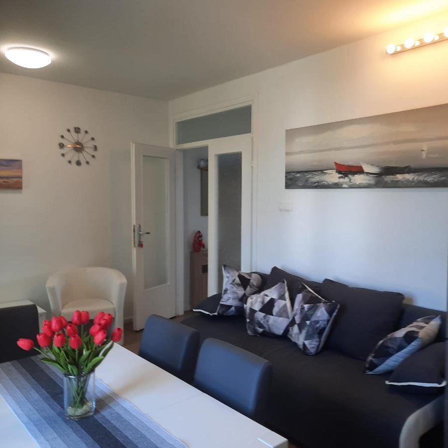 Beach Apartment Kate - Wake Up To The Sea, Terrace, Garden & Parking, Murter - Dalmatia Appartement Murter