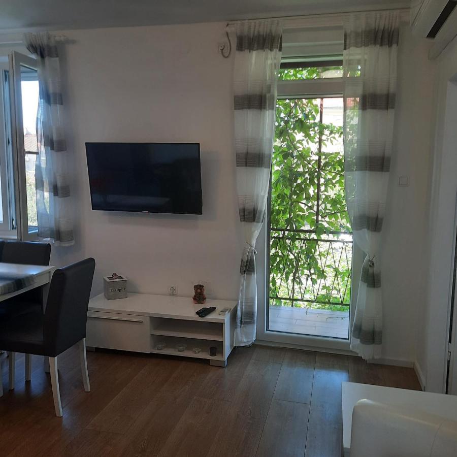 Appartement Beach Apartment Kate - Wake Up To The Sea, Terrace, Garden & Parking, Murter - Dalmatia Murter