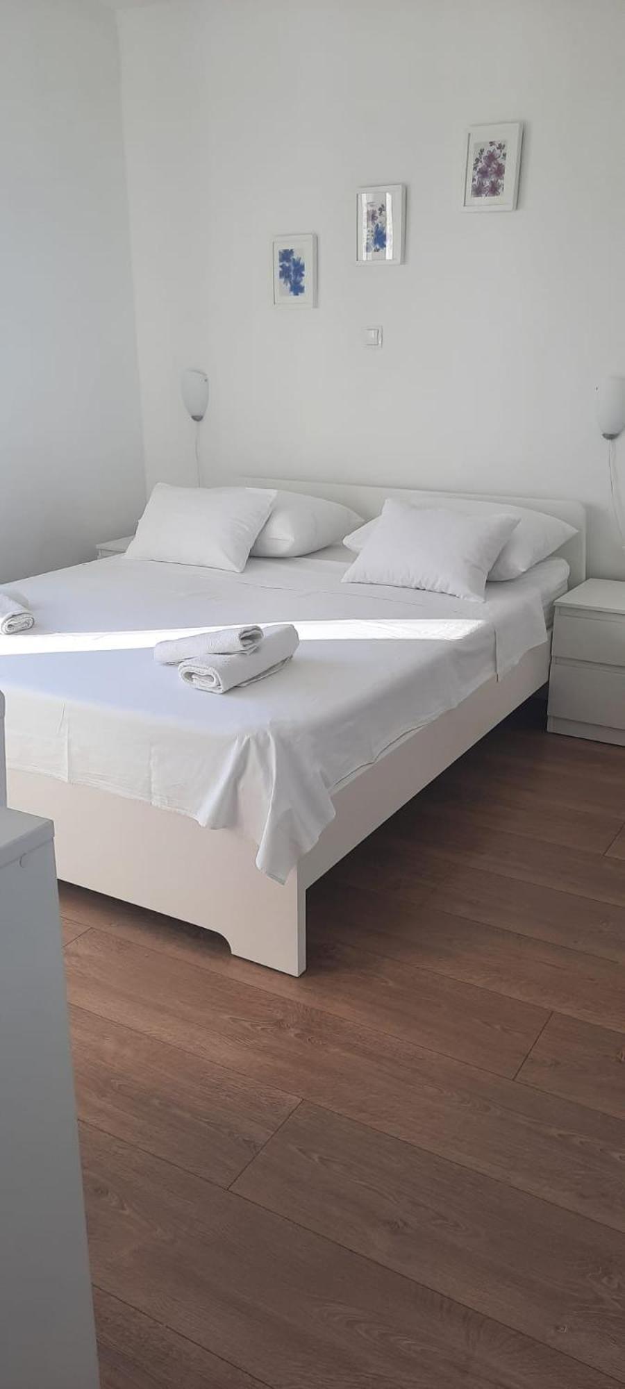 Appartement Beach Apartment Kate - Wake Up To The Sea, Terrace, Garden & Parking, Murter - Dalmatia *