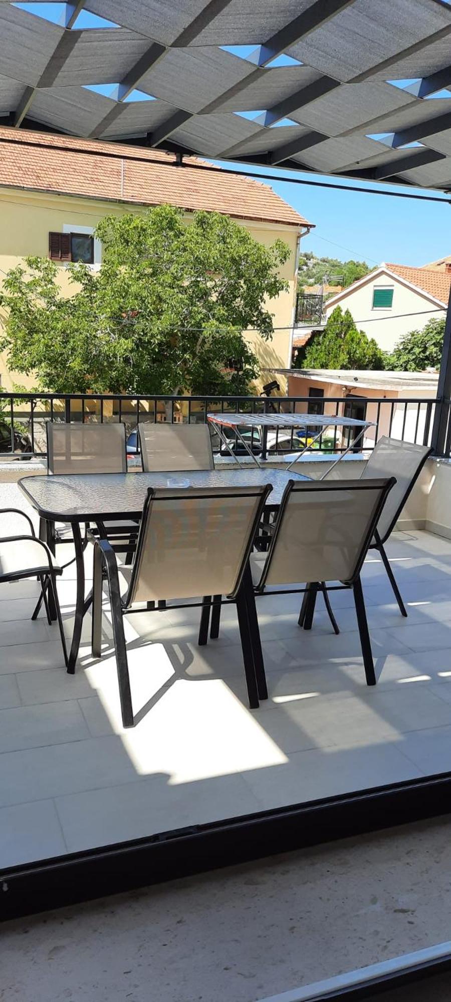 Beach Apartment Kate - Wake Up To The Sea, Terrace, Garden & Parking, Murter - Dalmatia *