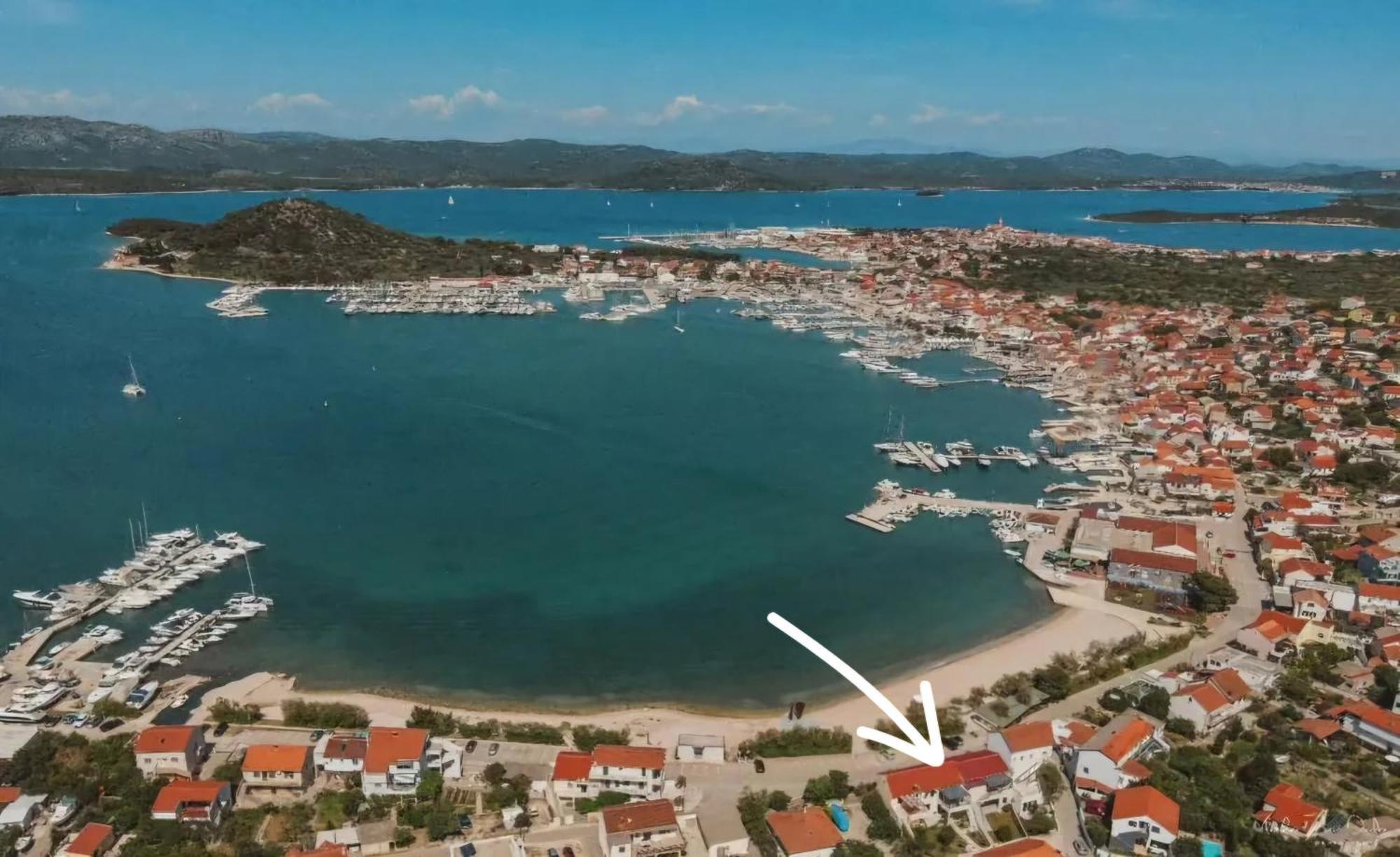 Appartement Beach Apartment Kate - Wake Up To The Sea, Terrace, Garden & Parking, Murter - Dalmatia Murter