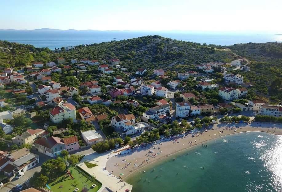 Beach Apartment Kate - Wake Up To The Sea, Terrace, Garden & Parking, Murter - Dalmatia Murter
